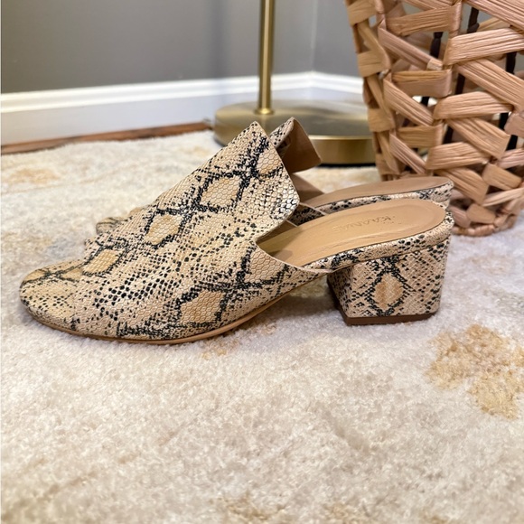 Kaanas • Snake Print Block Heel Mules Sz 8 Slip On Casual Chic Everyday Wear - Picture 3 of 7